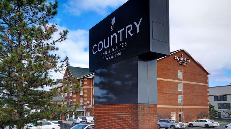 <b>Country Inn & Suites Cincinnati Airport Exterior</b>. Images powered by <a href="https://iceportal.shijigroup.com/" title="IcePortal" target="_blank">IcePortal</a>.