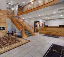 Country Inn & Suites Cincinnati Airport Lobby