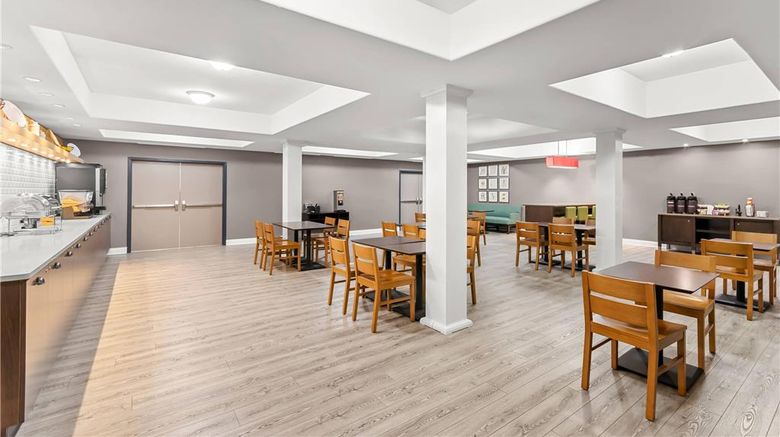 <b>Country Inn & Suites Elizabethtown Restaurant</b>. Images powered by <a href="https://iceportal.shijigroup.com/" title="IcePortal" target="_blank">IcePortal</a>.