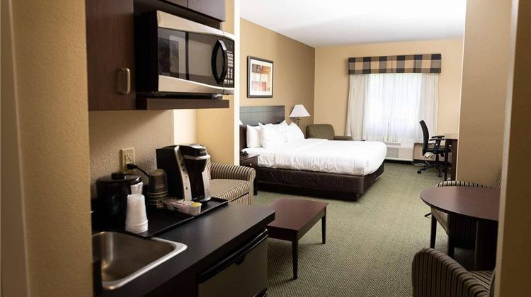 Country Inn & Suites Elizabethtown Suite