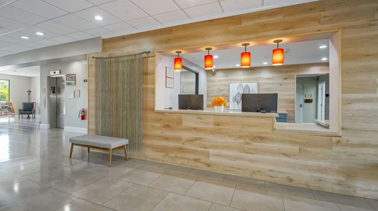 <b>Country Inn/Suites, New Orleans I-10 E Lobby</b>. Images powered by <a href="https://iceportal.shijigroup.com/" title="IcePortal" target="_blank">IcePortal</a>.