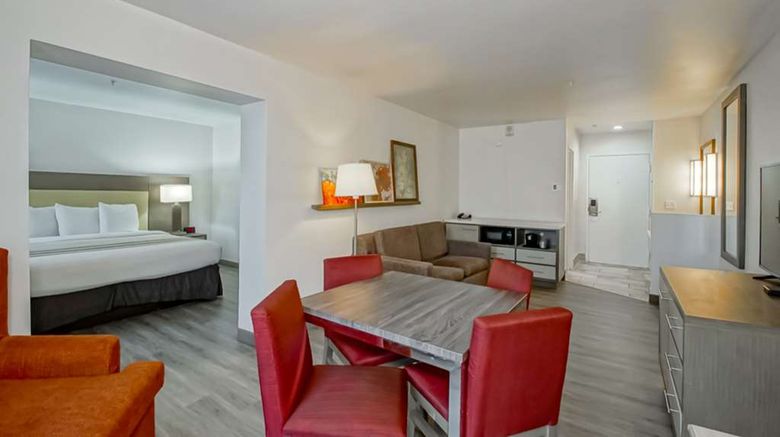 <b>Country Inn/Suites, New Orleans I-10 E Suite</b>. Images powered by <a href="https://iceportal.shijigroup.com/" title="IcePortal" target="_blank">IcePortal</a>.