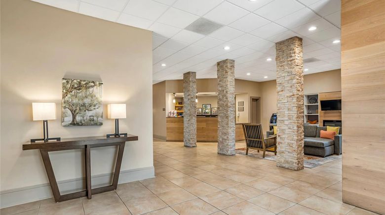 <b>Country Inn & Suites Metairie New Orleans Lobby</b>. Images powered by <a href="https://iceportal.shijigroup.com/" title="IcePortal" target="_blank">IcePortal</a>.