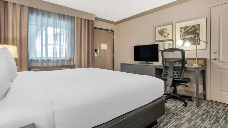 <b>Country Inn & Suites Metairie New Orleans Room</b>. Images powered by <a href="https://iceportal.shijigroup.com/" title="IcePortal" target="_blank">IcePortal</a>.