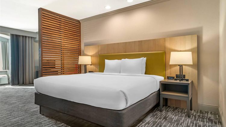 Country Inn & Suites Metairie New Orleans Suite