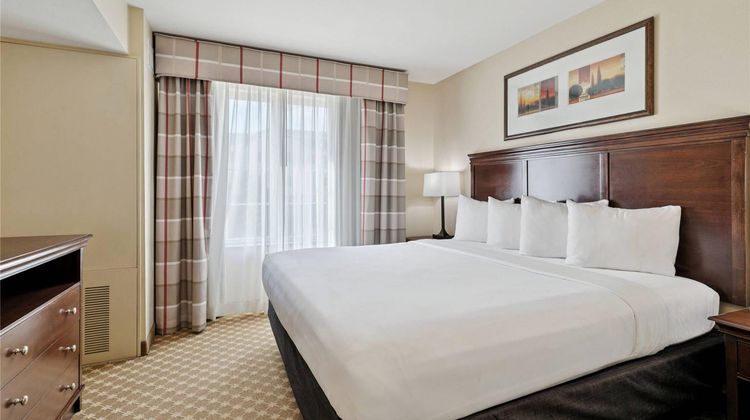 Country Inn & Suites Covington Suite