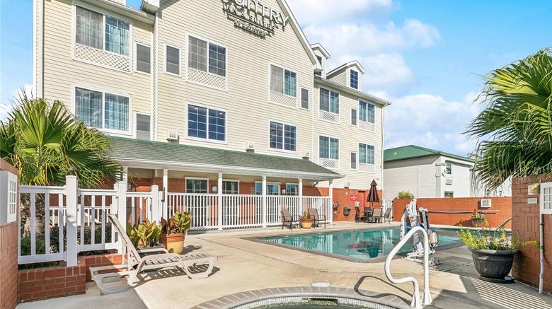 <b>Country Inn & Suites Covington Pool</b>. Images powered by <a href="https://iceportal.shijigroup.com/" title="IcePortal" target="_blank">IcePortal</a>.
