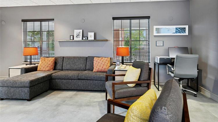 Country Inn & Suites Covington Lobby