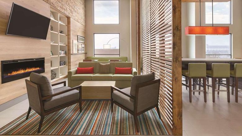 <b>Country Inn & Suites Ocean City Lobby</b>. Images powered by <a href="https://iceportal.shijigroup.com/" title="IcePortal" target="_blank">IcePortal</a>.