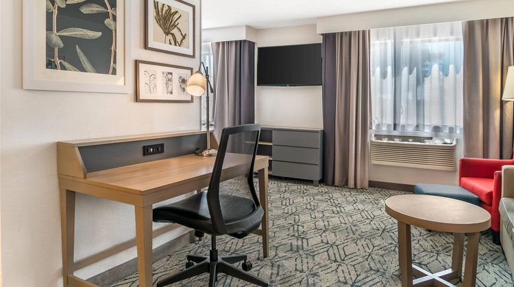 Country Inn & Suites Frederick Suite