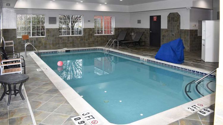 Country Inn & Suites Hagerstown Pool