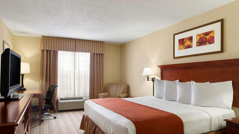 <b>Country Inn & Suites Baltimore North Room</b>. Images powered by <a href="https://iceportal.shijigroup.com/" title="IcePortal" target="_blank">IcePortal</a>.