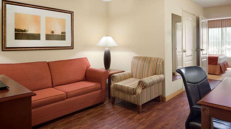 Country Inn & Suites Baltimore North Suite