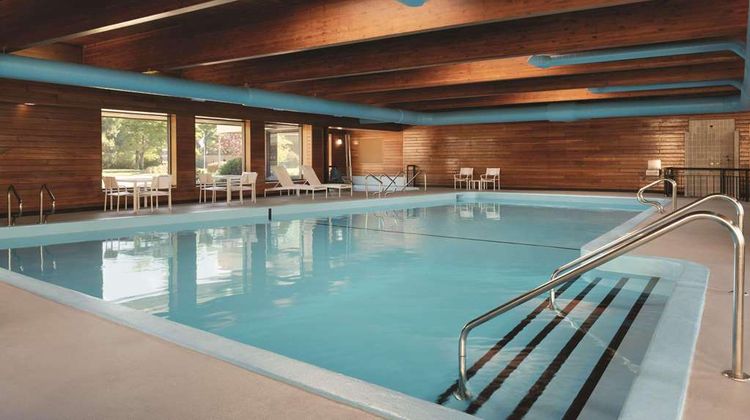 Country Inn & Suites Traverse City Pool