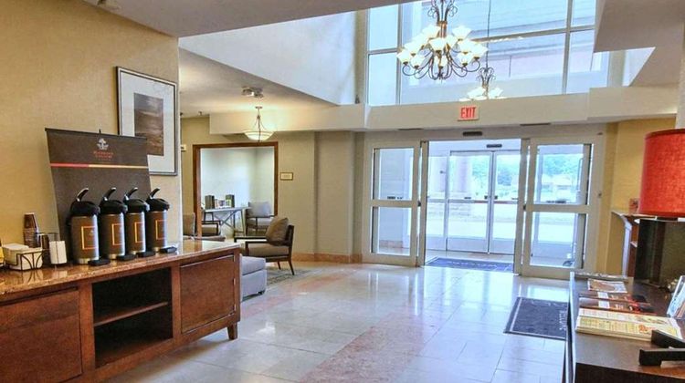 Country Inn & Suites Dearborn Lobby