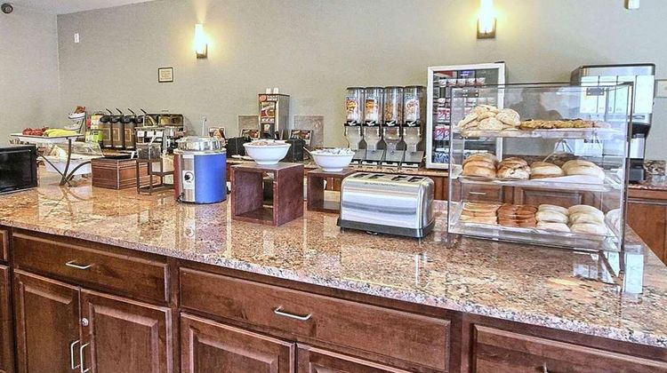 Country Inn & Suites Dearborn Restaurant