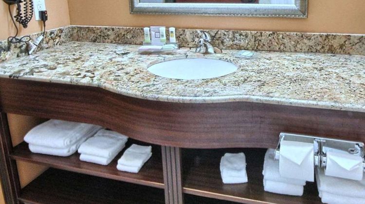 Country Inn & Suites Dearborn Room