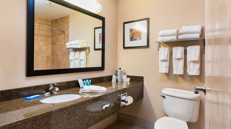 <b>Country Inn & Suites South Haven Room</b>. Images powered by <a href="https://iceportal.shijigroup.com/" title="IcePortal" target="_blank">IcePortal</a>.