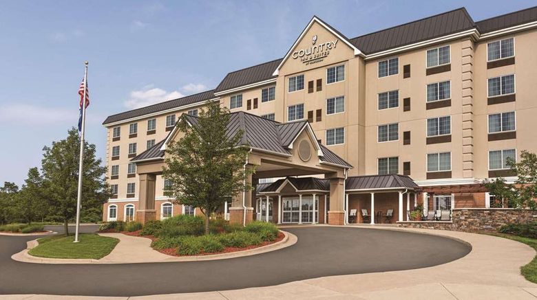 <b>Country Inn & Suites Grand Rapids East Exterior</b>. Images powered by <a href="https://iceportal.shijigroup.com/" title="IcePortal" target="_blank">IcePortal</a>.