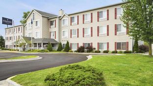 Country Inn & Suites Grand Rapids Airport