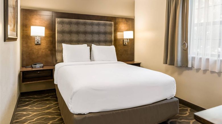 <b>Country Grandville-Grand Rapids West Suite</b>. Images powered by <a href="https://iceportal.shijigroup.com/" title="IcePortal" target="_blank">IcePortal</a>.