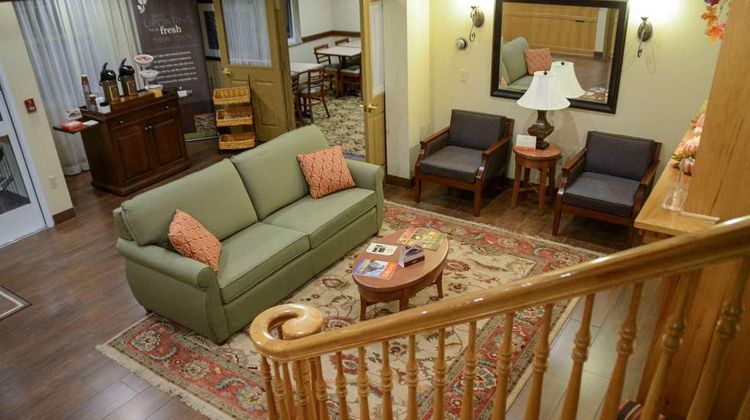 Country Inn & Suites Dundee Lobby