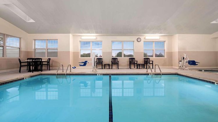 Country Inn & Suites Dundee Pool