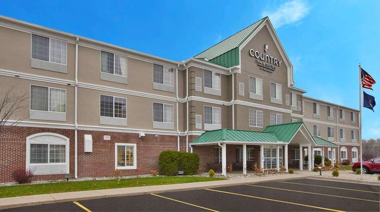 <b>Country Inn & Suites Big Rapids Exterior</b>. Images powered by <a href="https://iceportal.shijigroup.com/" title="IcePortal" target="_blank">IcePortal</a>.