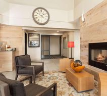 Country Inn & Suites Eagan Lobby