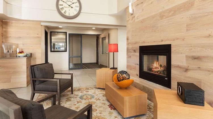 Country Inn & Suites Eagan Lobby