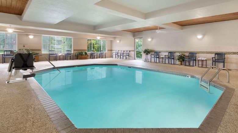 <b>Country Inn & Suites by Radisson Pool</b>. Images powered by <a href="https://iceportal.shijigroup.com/" title="IcePortal" target="_blank">IcePortal</a>.