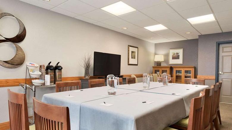 <b>Country Inn & Suites by Radisson Meeting</b>. Images powered by <a href="https://iceportal.shijigroup.com/" title="IcePortal" target="_blank">IcePortal</a>.