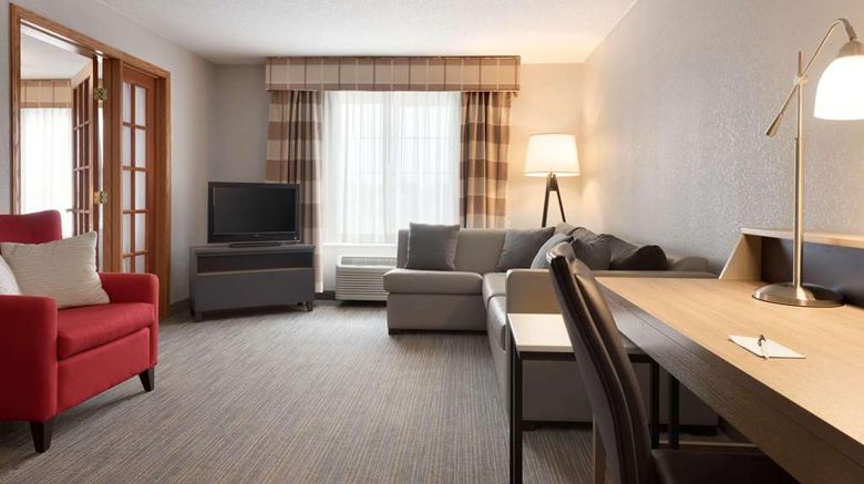 <b>Country Inn & Suites by Radisson Suite</b>. Images powered by <a href="https://iceportal.shijigroup.com/" title="IcePortal" target="_blank">IcePortal</a>.