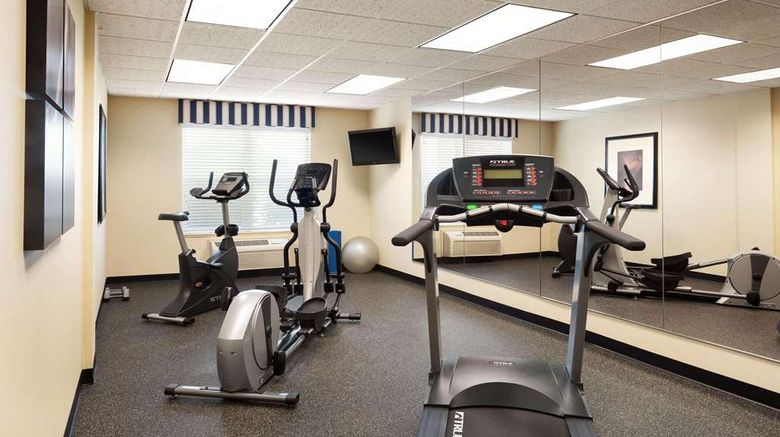 <b>Country Inn & Suites Shoreview Health</b>. Images powered by <a href="https://iceportal.shijigroup.com/" title="IcePortal" target="_blank">IcePortal</a>.