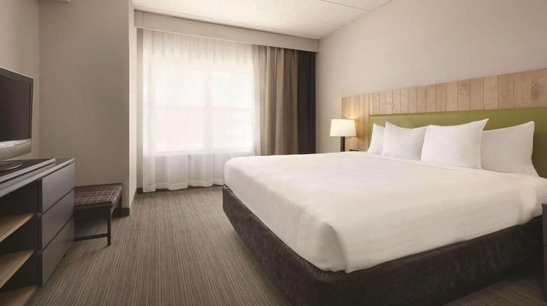 <b>Country Inn & Suites Shoreview Suite</b>. Images powered by <a href="https://iceportal.shijigroup.com/" title="IcePortal" target="_blank">IcePortal</a>.