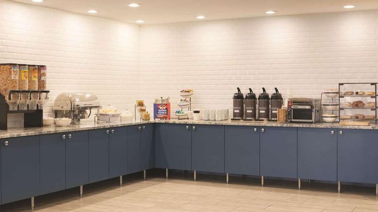 <b>Country Inn & Suites Shoreview Restaurant</b>. Images powered by <a href="https://iceportal.shijigroup.com/" title="IcePortal" target="_blank">IcePortal</a>.