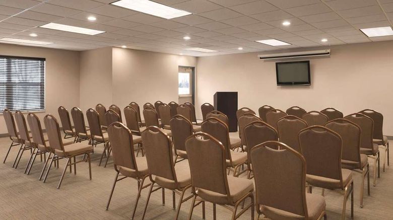 <b>Country Inn & Suites Shoreview Meeting</b>. Images powered by <a href="https://iceportal.shijigroup.com/" title="IcePortal" target="_blank">IcePortal</a>.