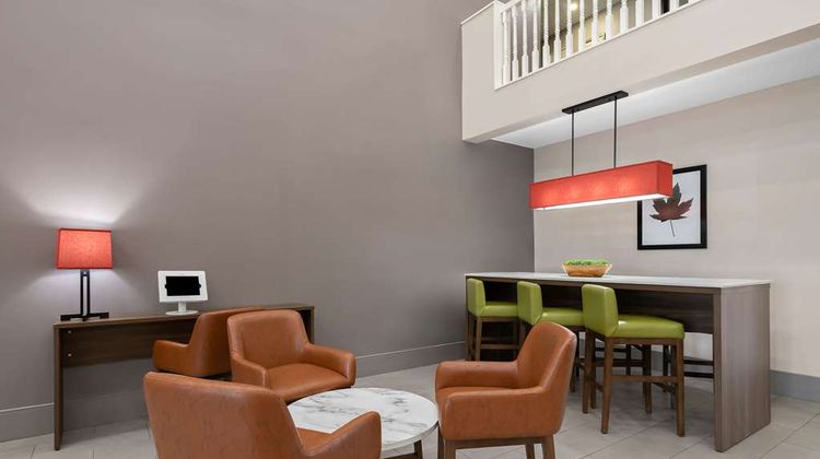 Country Inn & Suites Coon Rapids Lobby