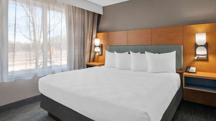Country Inn & Suites Coon Rapids Suite
