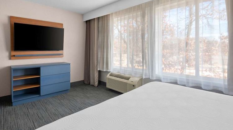 Country Inn & Suites Coon Rapids Suite