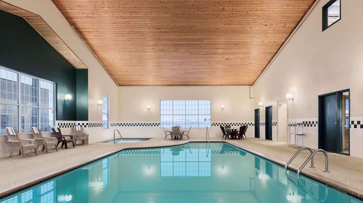 Country Inn & Suites Little Falls Pool
