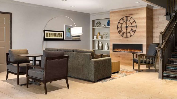 Country Inn & Suites St Cloud East Lobby