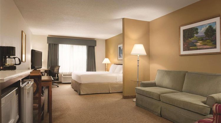 Country Inn & Suites Mankato Suite