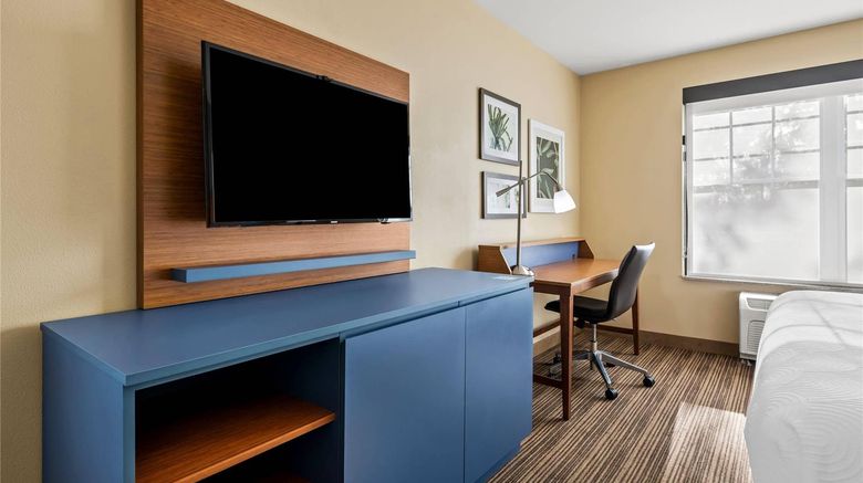 <b>Country Inn & Suites Red Wing Room</b>. Images powered by <a href="https://iceportal.shijigroup.com/" title="IcePortal" target="_blank">IcePortal</a>.