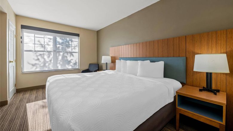 <b>Country Inn & Suites Red Wing Suite</b>. Images powered by <a href="https://iceportal.shijigroup.com/" title="IcePortal" target="_blank">IcePortal</a>.