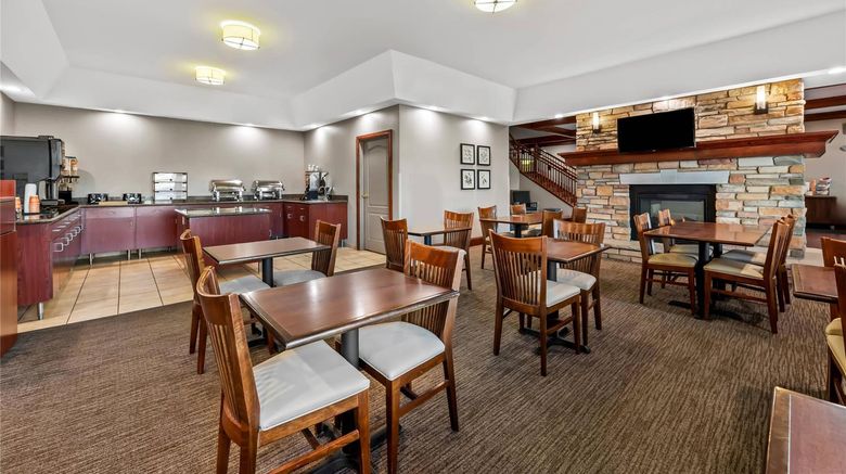<b>Country Inn & Suites Red Wing Restaurant</b>. Images powered by <a href="https://iceportal.shijigroup.com/" title="IcePortal" target="_blank">IcePortal</a>.