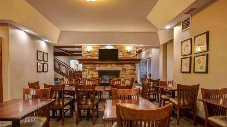 <b>Country Inn & Suites Red Wing Restaurant</b>. Images powered by <a href="https://iceportal.shijigroup.com/" title="IcePortal" target="_blank">IcePortal</a>.