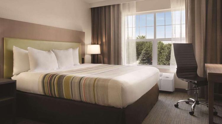 Country Inn & Suites Cottage Grove Suite