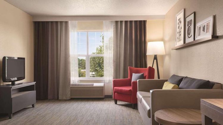 Country Inn & Suites Cottage Grove Suite