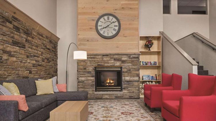Country Inn & Suites Cottage Grove Lobby